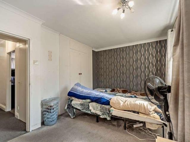 Flat for sale in Charlton Riverside, Greater London