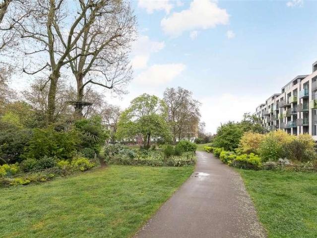 Flat for sale in London Borough of Islington, Greater London