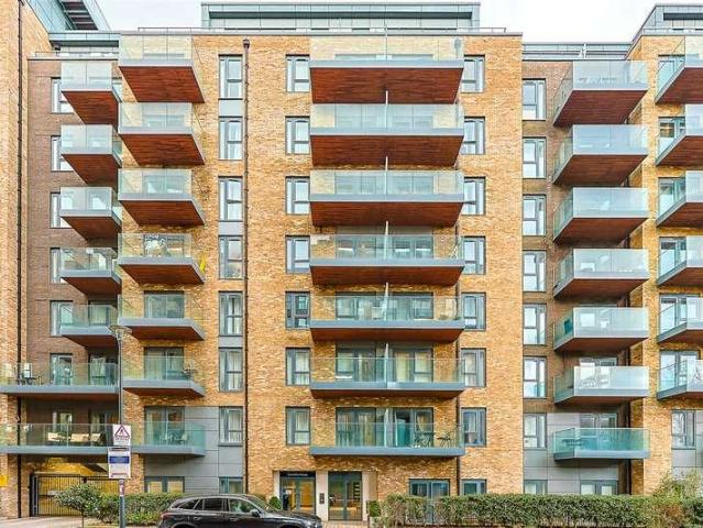 Flat for sale in Colindale, Greater London