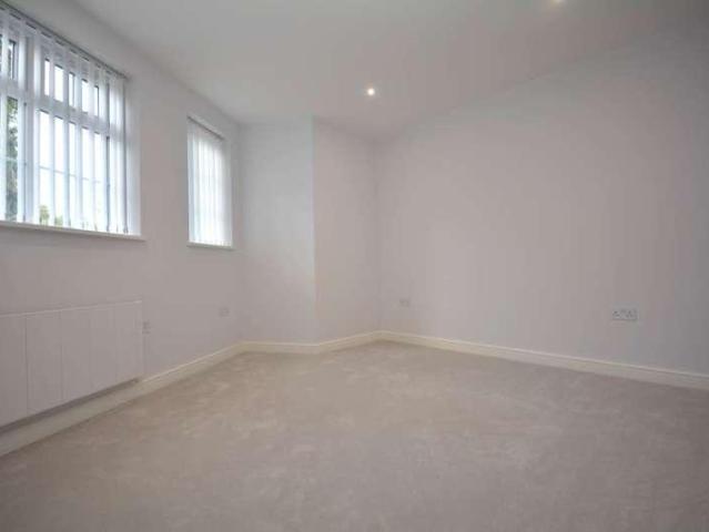 Flat for sale in Amersham and Villages Community Board, Amersham