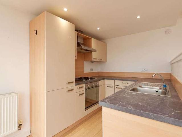 Flat for sale in Calton, Scotland