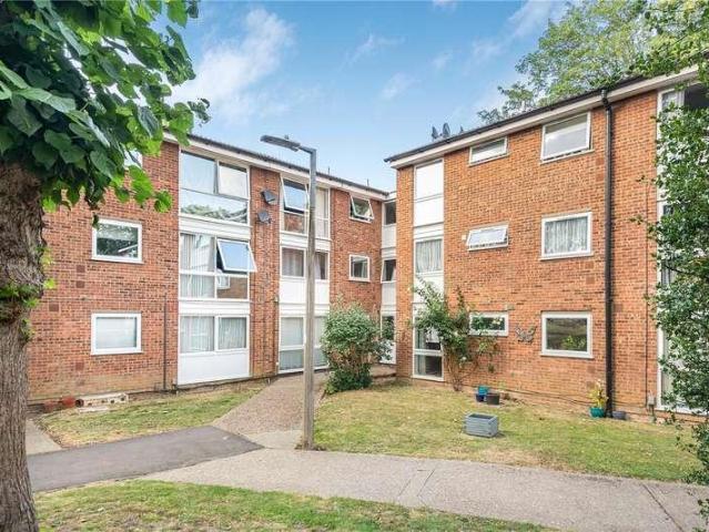 Flat for sale in Woodhall Farm, Pouchen End