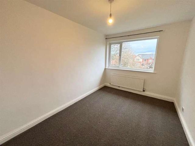 Flat for sale in Solihull Lodge, West Midlands