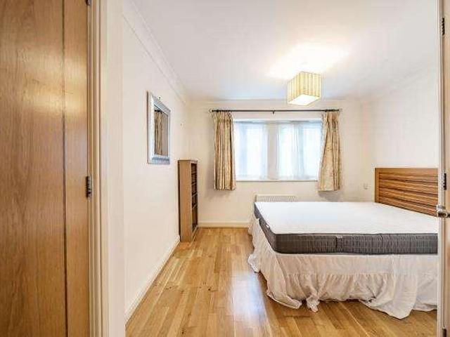 Flat for sale in Sunnymead, The Slade