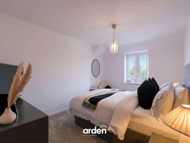 Flat for sale in Bromsgrove, Worcestershire
