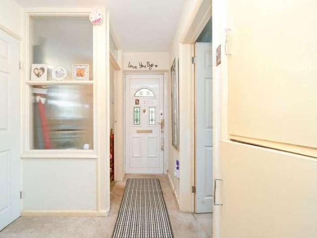 Flat for sale in Iver, Iver Heath