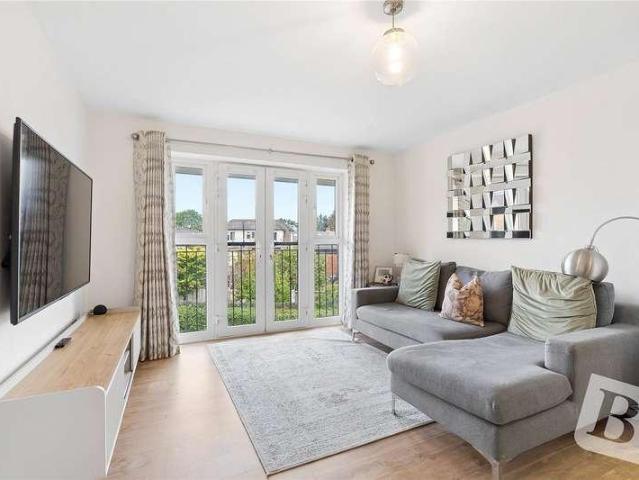 Flat for sale in Ardleigh Green, Greater London