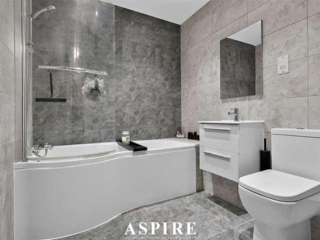 Flat for sale in Bread and Cheese Hill, Castle Point