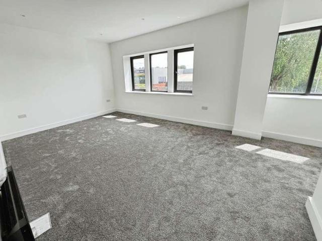 Flat for sale in Lee Bank, Greater Manchester