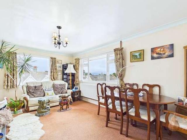 Flat for sale in Fishersgate, West Sussex