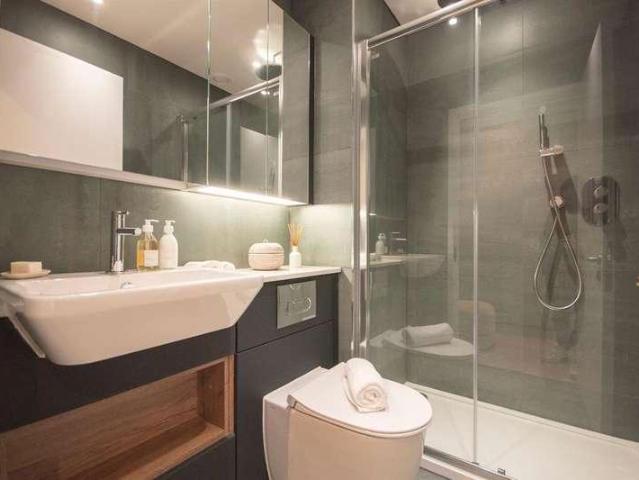 Flat for sale in Elephant and Castle, Greater London