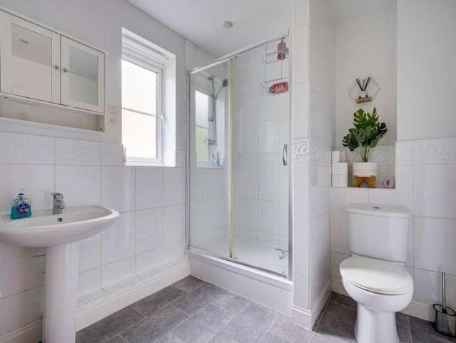 Flat for sale in Heath And Reach, Bedfordshire