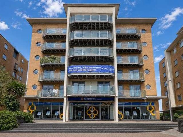 Flat for sale in Hythe, Colchester