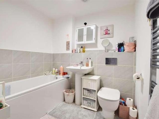 Flat for sale in Little Common, Heathlands