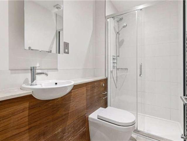 Flat for sale in Brompton, Greater London