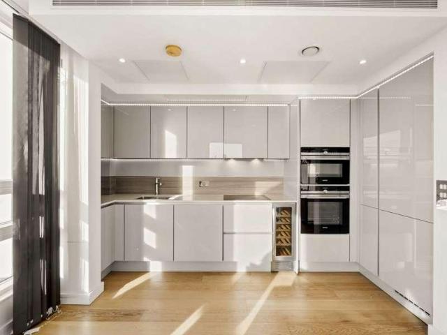 Flat for sale in Notting Hill, Greater London