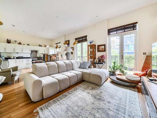 Flat for sale in Alperton, Greater London