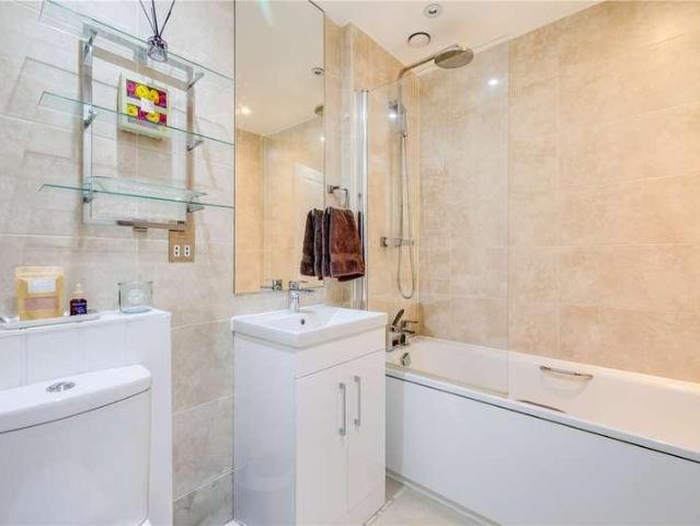 Flat for sale in West Kensington, Greater London