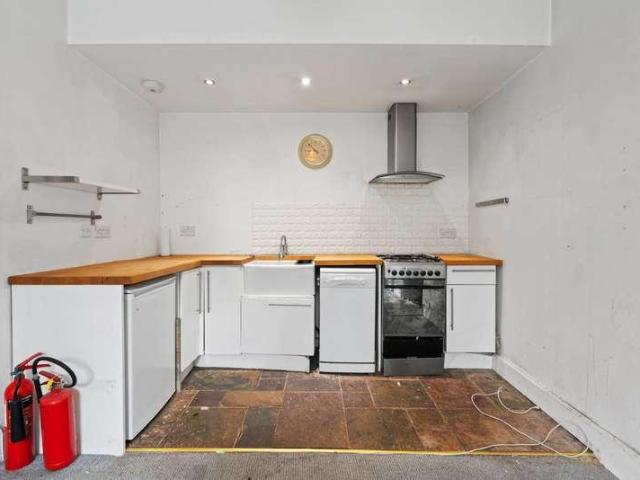 Flat for sale in Leith Links, Leith