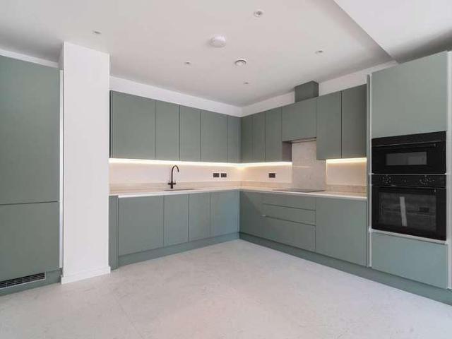 Flat for sale in Greater London