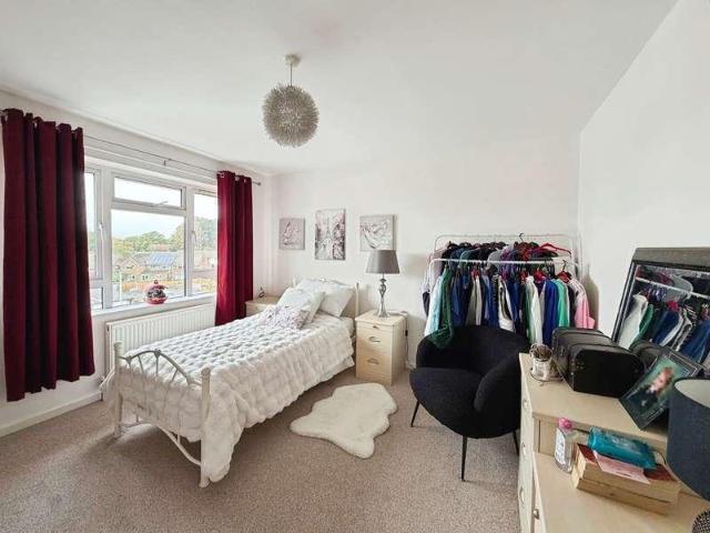 Flat for sale in Easthampstead, Bracknell