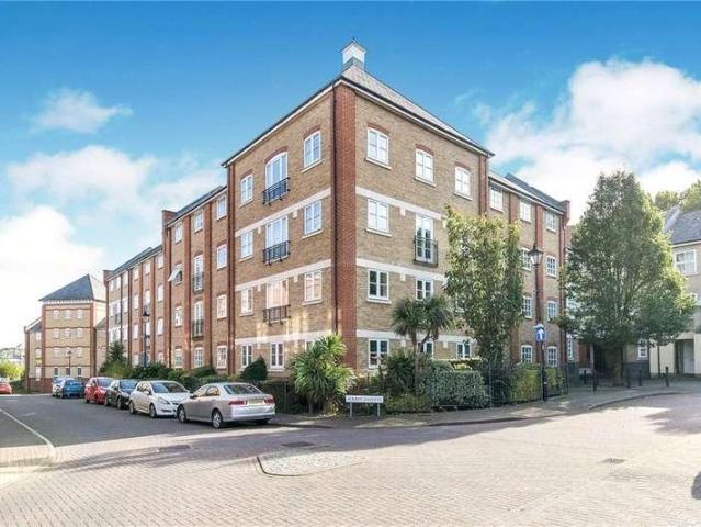 Flat for sale in Colchester, Old Heath