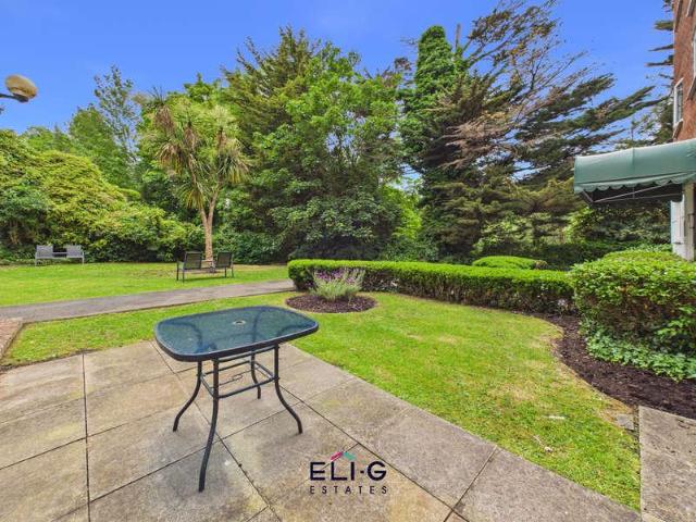 Flat for sale in Hendon, Greater London