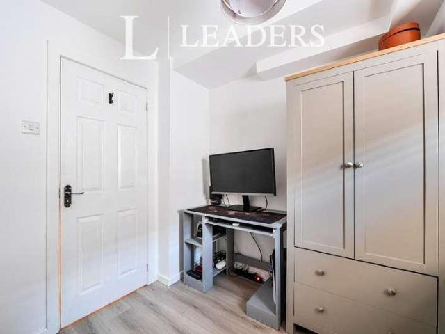 Flat for sale in Brook Street, Bourne Vale