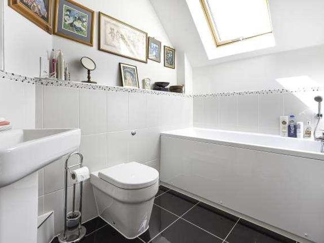 Flat for sale in The Slade, Oxfordshire