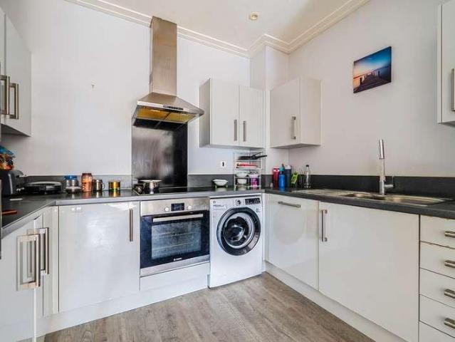 Flat for sale in Slough