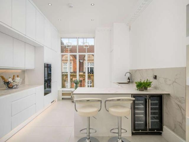 Flat for sale in Marylebone, Greater London