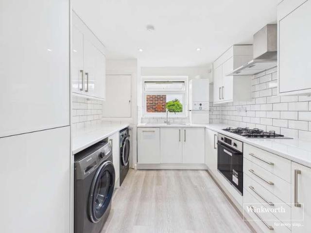 Flat for sale in Kingsbury, Greater London