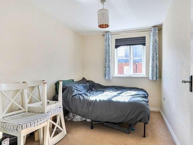 Flat for sale in Buckingham Park