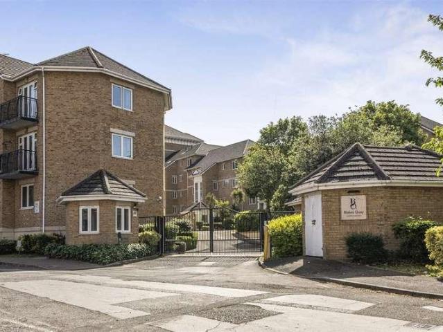 Flat for sale in Newtown, Reading