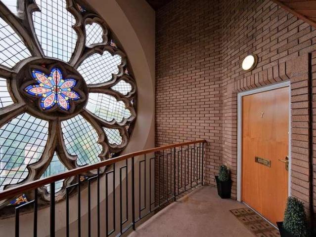 Flat for sale in Hamilton, Scotland