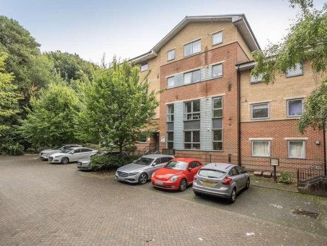Flat for sale in Royal Tunbridge Wells, Tunbridge Wells
