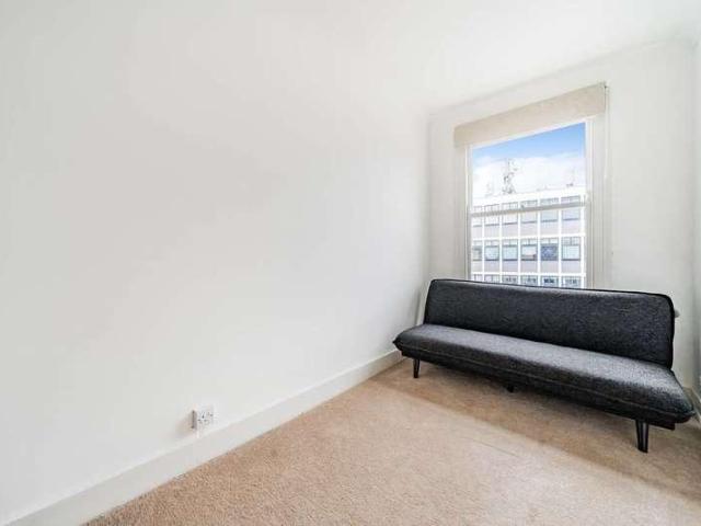 Flat for sale in Bromley, Plaistow