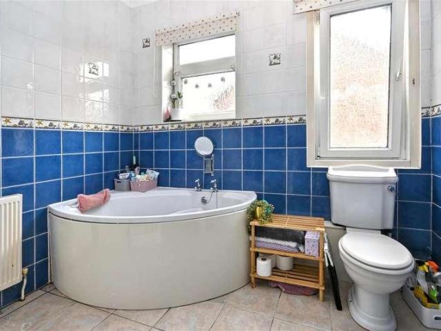 Flat for sale in Roselands, Eastbourne