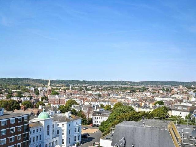 Flat for sale in Eastbourne, East Sussex