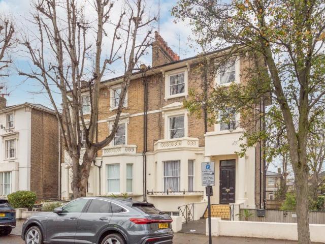 Flat for sale in St. John's Wood, Greater London