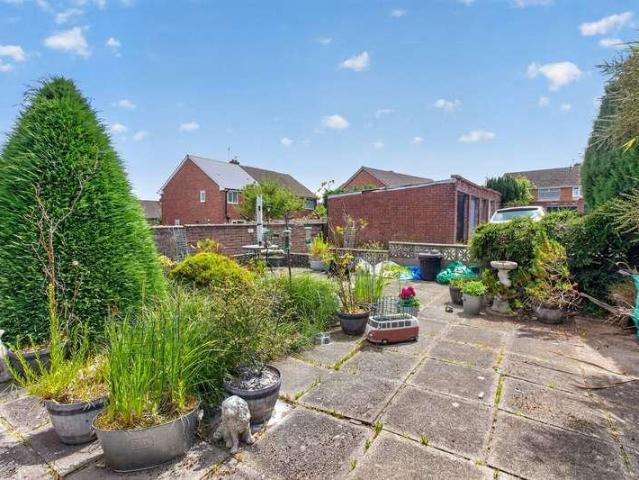 Flat for sale in Llandough