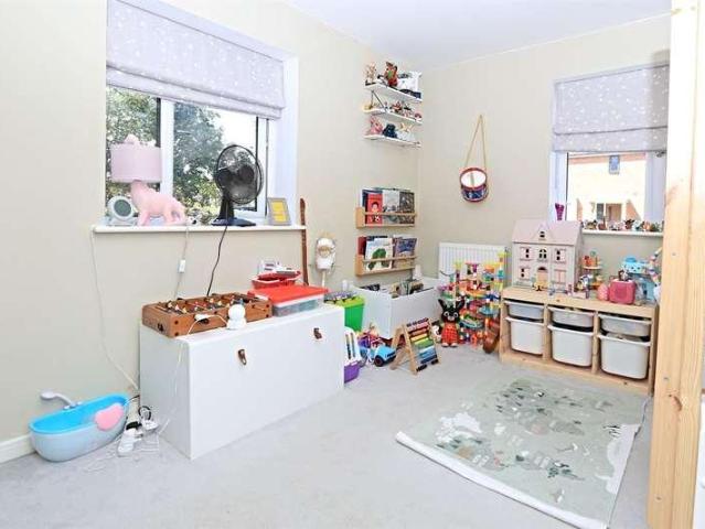 Flat for sale in Tylman Place, Oad Street