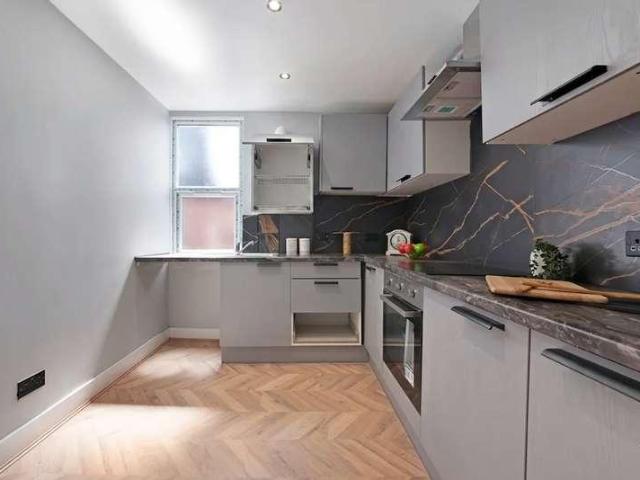 Flat for sale in Harlesden, Greater London