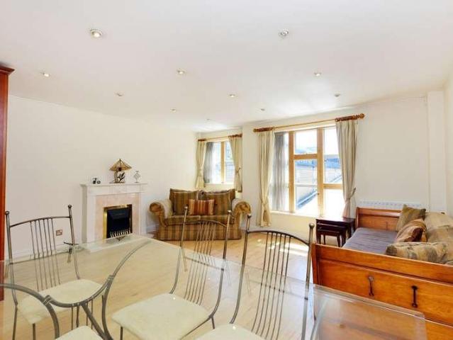 Flat for sale in Kensal Town, Bayswater