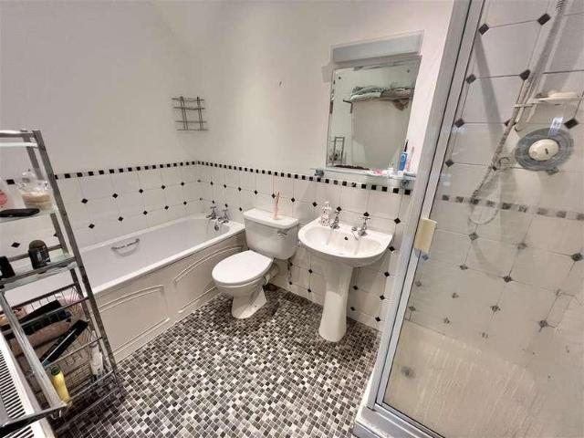 Flat for sale in Handforth