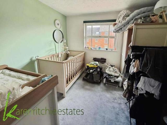 Flat for sale in Lee Bank, Greater Manchester