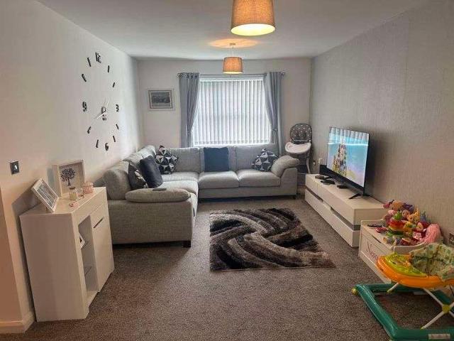 Flat for sale in Haughton Green, Greenheys