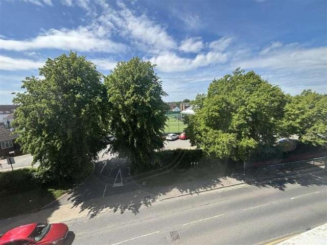 Flat for sale in The King's Mile, The Bridge