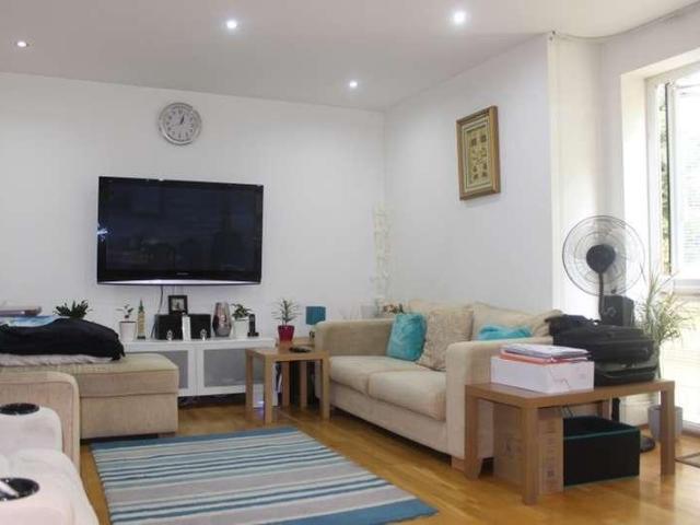 Flat for sale in Harrow Weald, Greater London