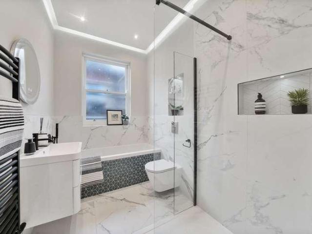 Flat for sale in Greater London
